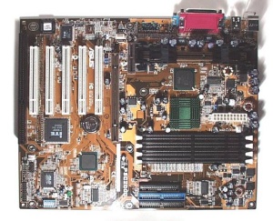 Motherboard ASUS P3C2000/Intel 820 Pentium II/III up to 733Mhz, Slot1, 4 RAM slots (up to 1GB), 1xAGP, 5xPCI, 1xISA  ( )